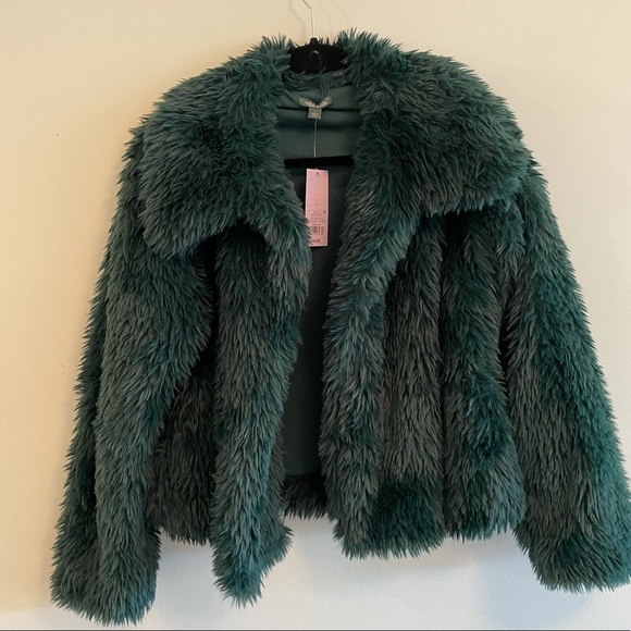wild fable Jackets & Blazers - Wild Fable Faux Fur Coat (L)